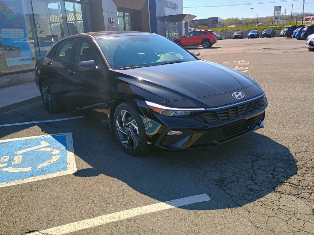 2025 Hyundai Elantra PREFERRED in New Glasgow, Nova Scotia - 7 - w1024h768px