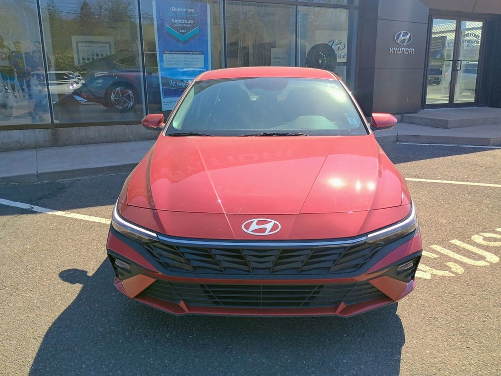 2025 Hyundai Elantra PREFERRED in New Glasgow, Nova Scotia - 8 - w1024h768px