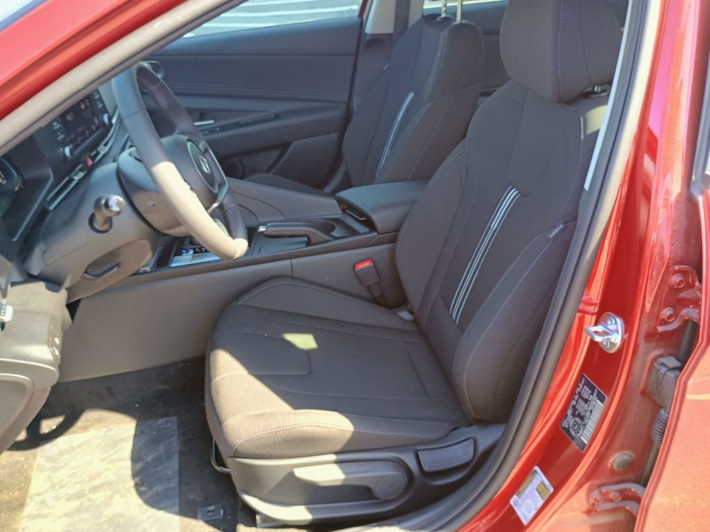 2025 Hyundai Elantra PREFERRED in New Glasgow, Nova Scotia - 11 - w1024h768px