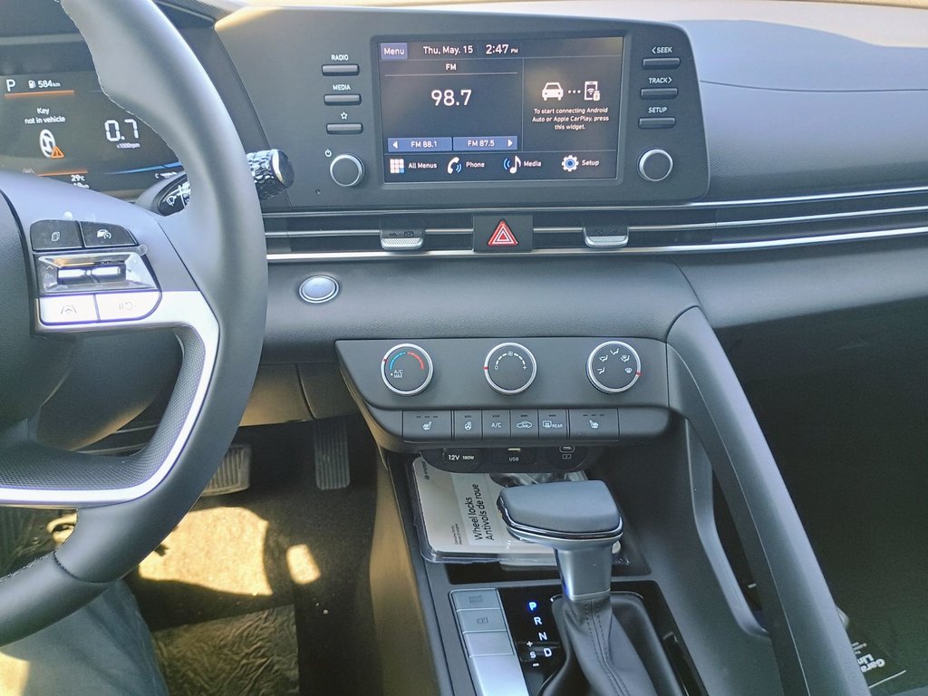 2025 Hyundai Elantra PREFERRED in New Glasgow, Nova Scotia - 10 - w1024h768px