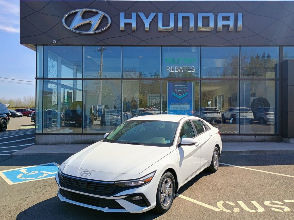 Hyundai Elantra ESSENTIAL 2025 à New Glasgow, Nouvelle-Écosse - 1 - w1024h768px