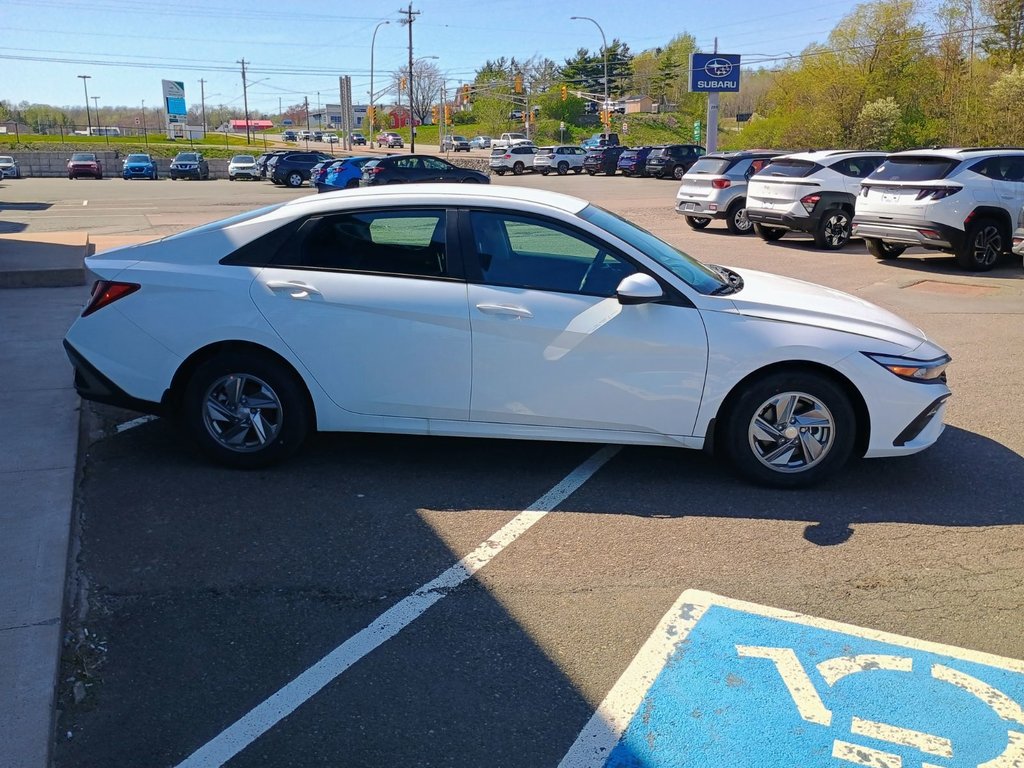 Hyundai Elantra ESSENTIAL 2025 à New Glasgow, Nouvelle-Écosse - 6 - w1024h768px