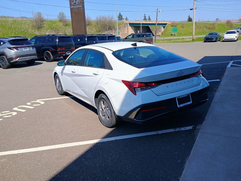 Hyundai Elantra ESSENTIAL 2025 à New Glasgow, Nouvelle-Écosse - 3 - w1024h768px