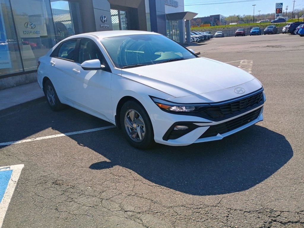 Hyundai Elantra ESSENTIAL 2025 à New Glasgow, Nouvelle-Écosse - 7 - w1024h768px