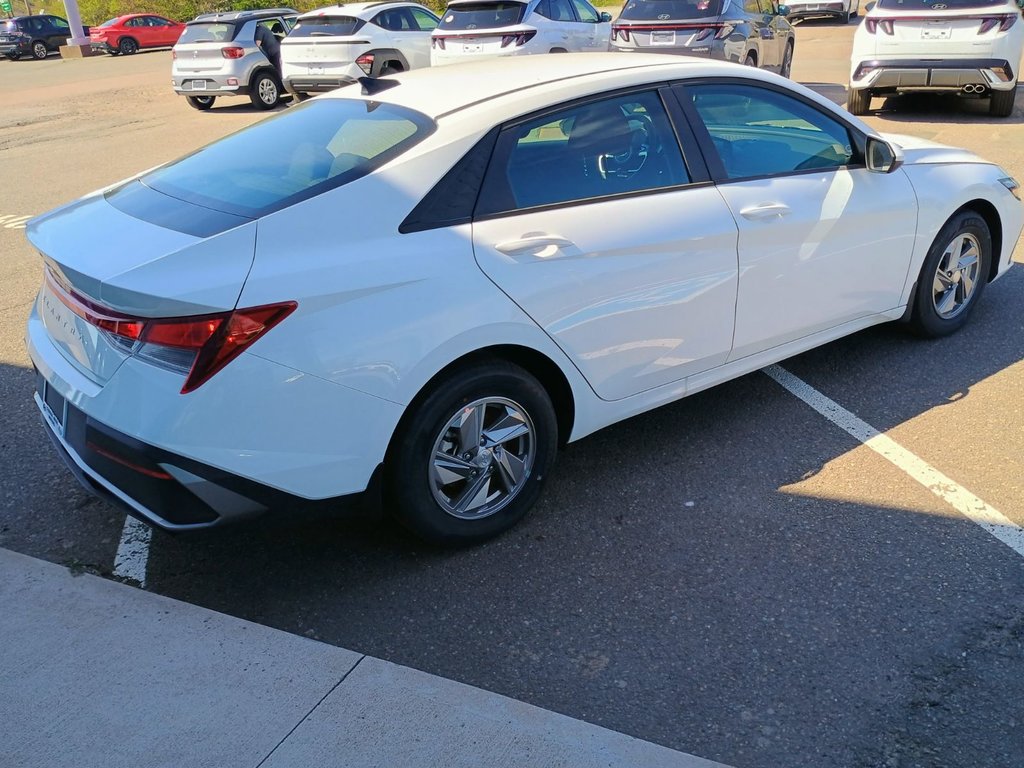 Hyundai Elantra ESSENTIAL 2025 à New Glasgow, Nouvelle-Écosse - 5 - w1024h768px