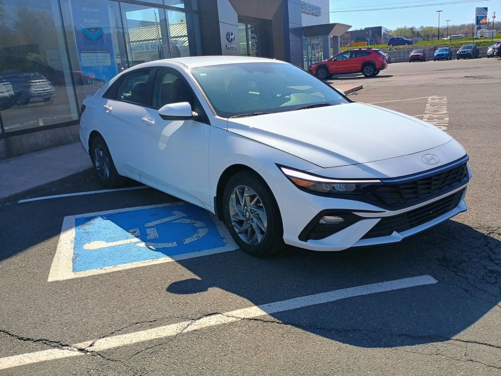 2025 Hyundai Elantra PREFERRED in New Glasgow, Nova Scotia - 7 - w1024h768px