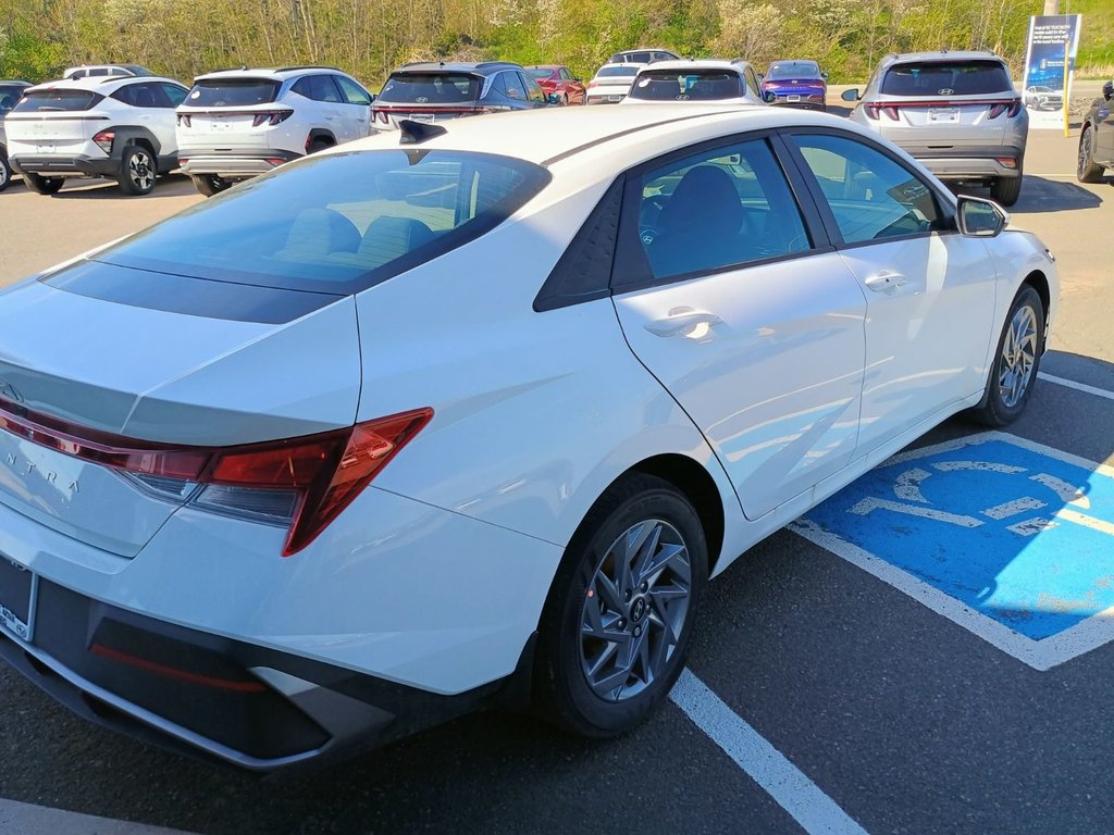 2025 Hyundai Elantra PREFERRED in New Glasgow, Nova Scotia - 5 - w1024h768px