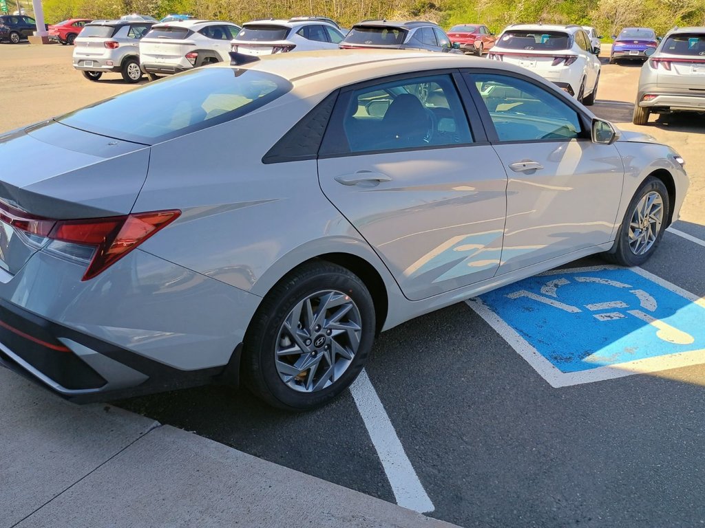 Hyundai Elantra PREFERRED 2025 à New Glasgow, Nouvelle-Écosse - 5 - w1024h768px