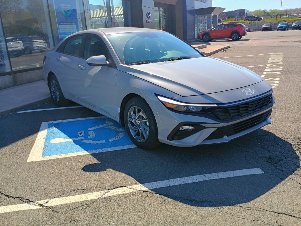 Hyundai Elantra PREFERRED 2025 à New Glasgow, Nouvelle-Écosse - 7 - w1024h768px