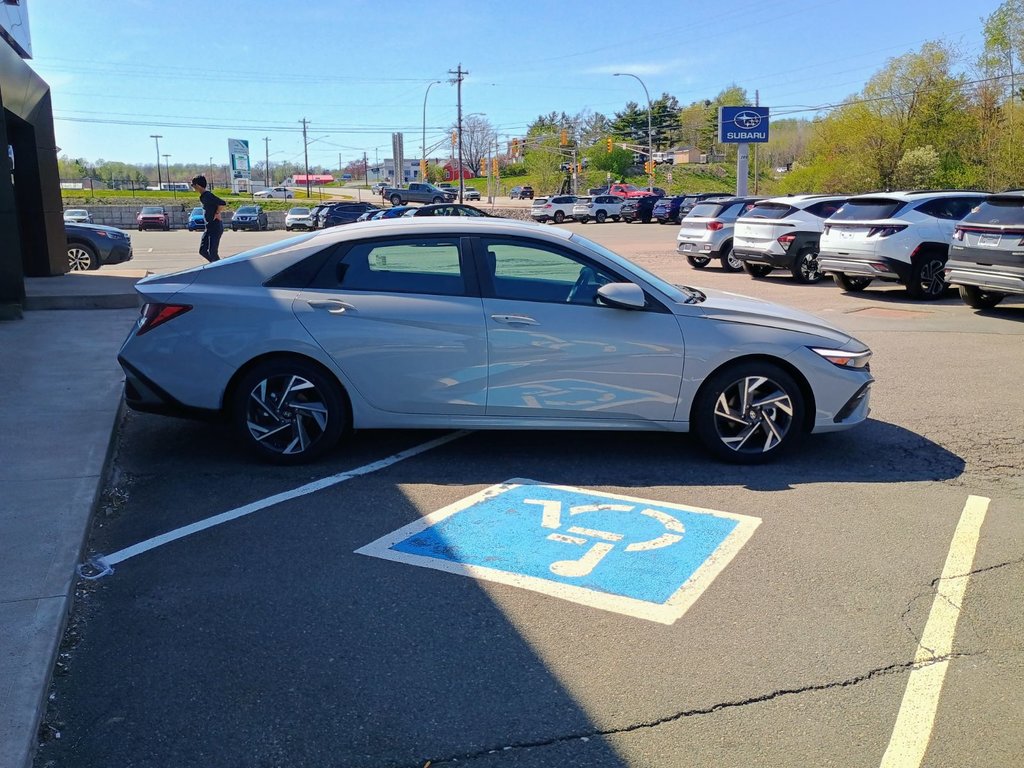 2025 Hyundai Elantra PREFERRED in New Glasgow, Nova Scotia - 6 - w1024h768px