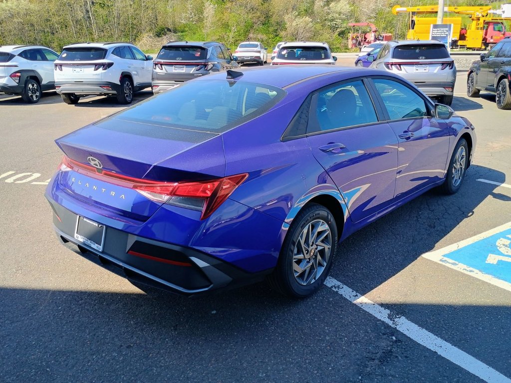 2025 Hyundai Elantra PREFERRED in New Glasgow, Nova Scotia - 5 - w1024h768px