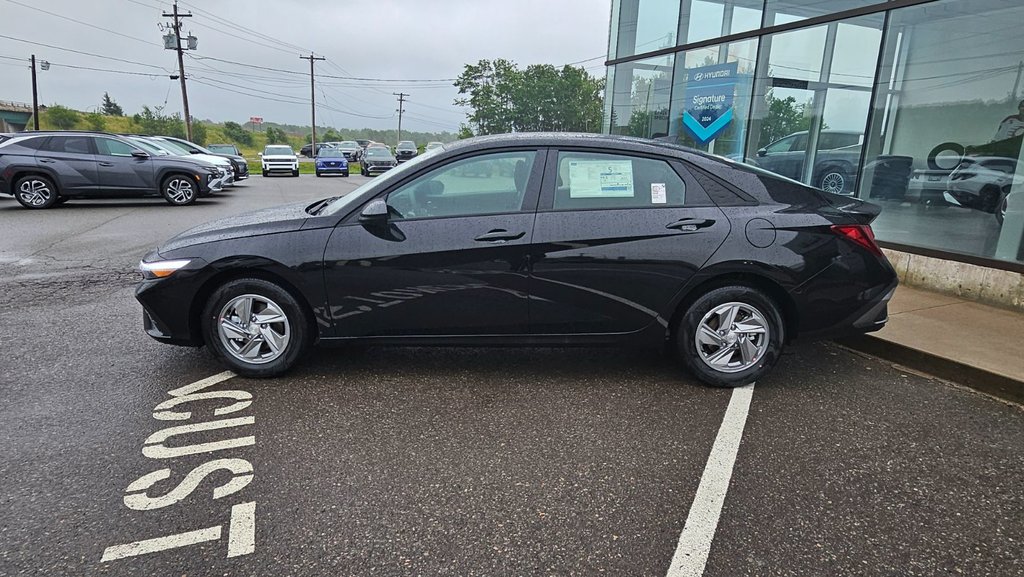 2025 Hyundai Elantra ESSENTIAL in New Glasgow, Nova Scotia - 2 - w1024h768px
