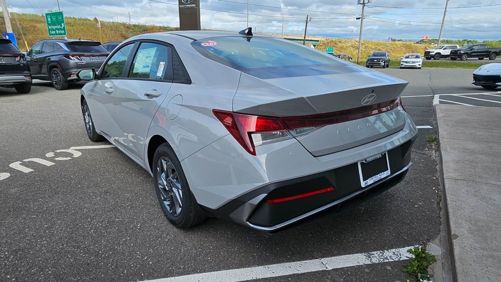 2025 Hyundai Elantra PREFERRED in New Glasgow, Nova Scotia - 3 - w1024h768px