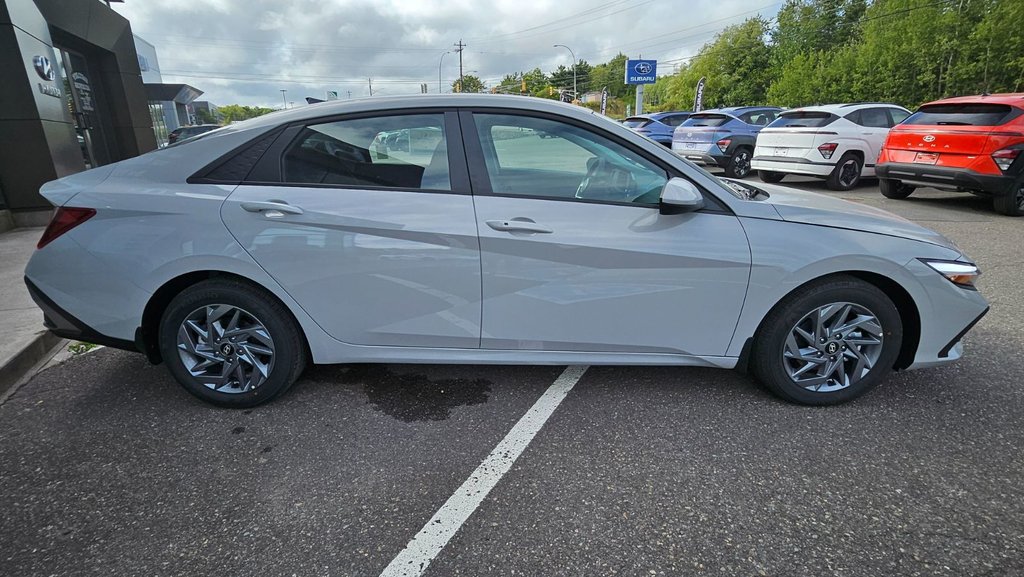 2025 Hyundai Elantra PREFERRED in New Glasgow, Nova Scotia - 6 - w1024h768px