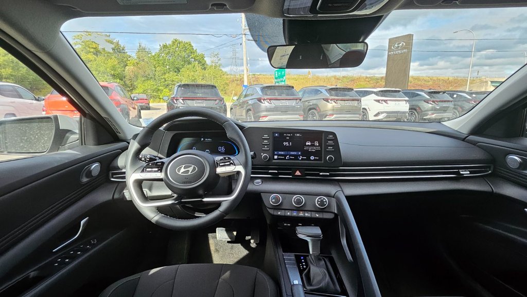 2025 Hyundai Elantra PREFERRED in New Glasgow, Nova Scotia - 10 - w1024h768px