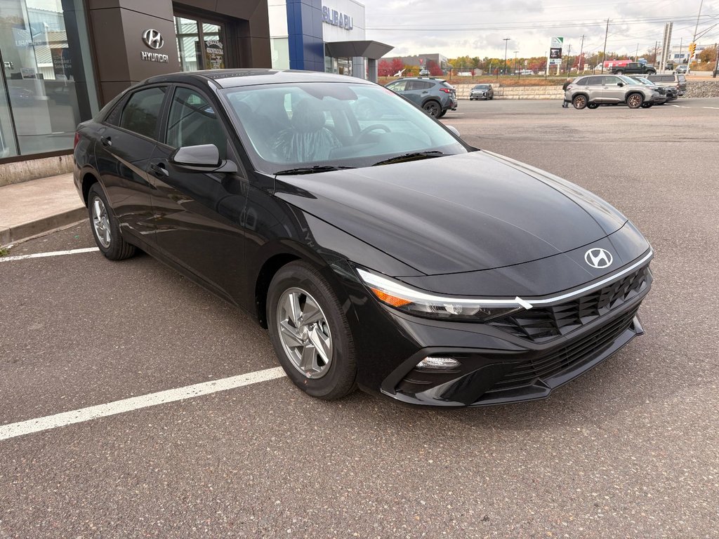 Hyundai ELANTRA ESSENTIAL 2025 à New Glasgow, Nouvelle-Écosse - 8 - w1024h768px