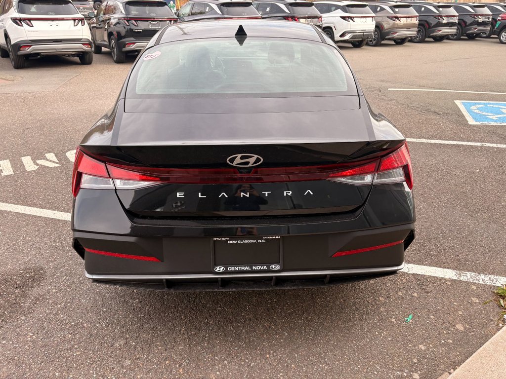 Hyundai ELANTRA ESSENTIAL 2025 à New Glasgow, Nouvelle-Écosse - 4 - w1024h768px