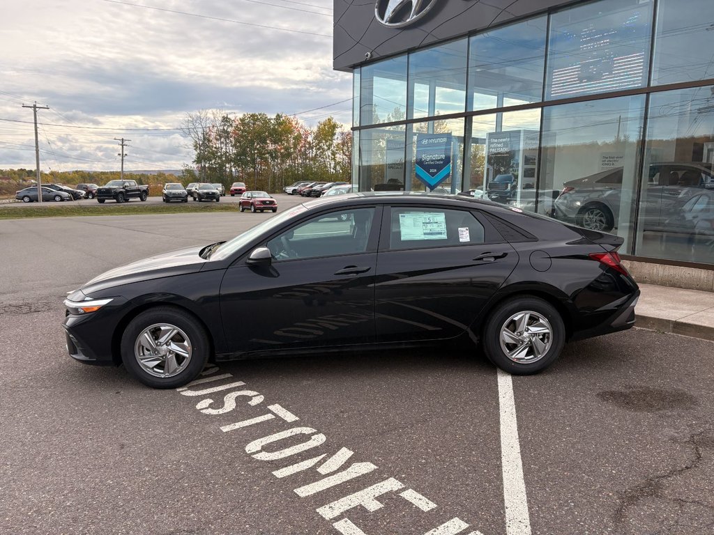 Hyundai ELANTRA ESSENTIAL 2025 à New Glasgow, Nouvelle-Écosse - 2 - w1024h768px