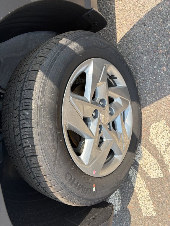 2026 Hyundai KONA ESSENTIAL in New Glasgow, Nova Scotia - 14 - w1024h768px