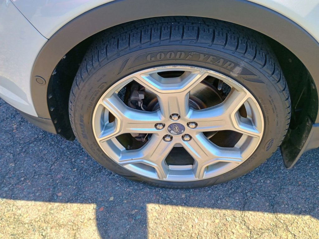 2017 Ford Escape TITANIUM in New Glasgow, Nova Scotia - 14 - w1024h768px