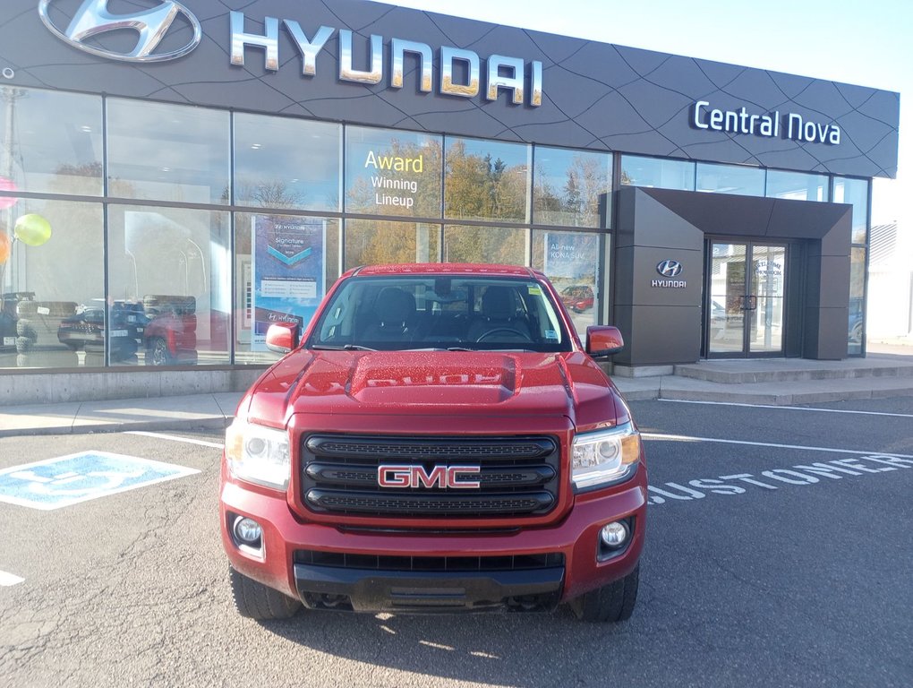 2019  Canyon 4WD ALL TERRAIN W/LEATHER in New Glasgow, Nova Scotia - 8 - w1024h768px