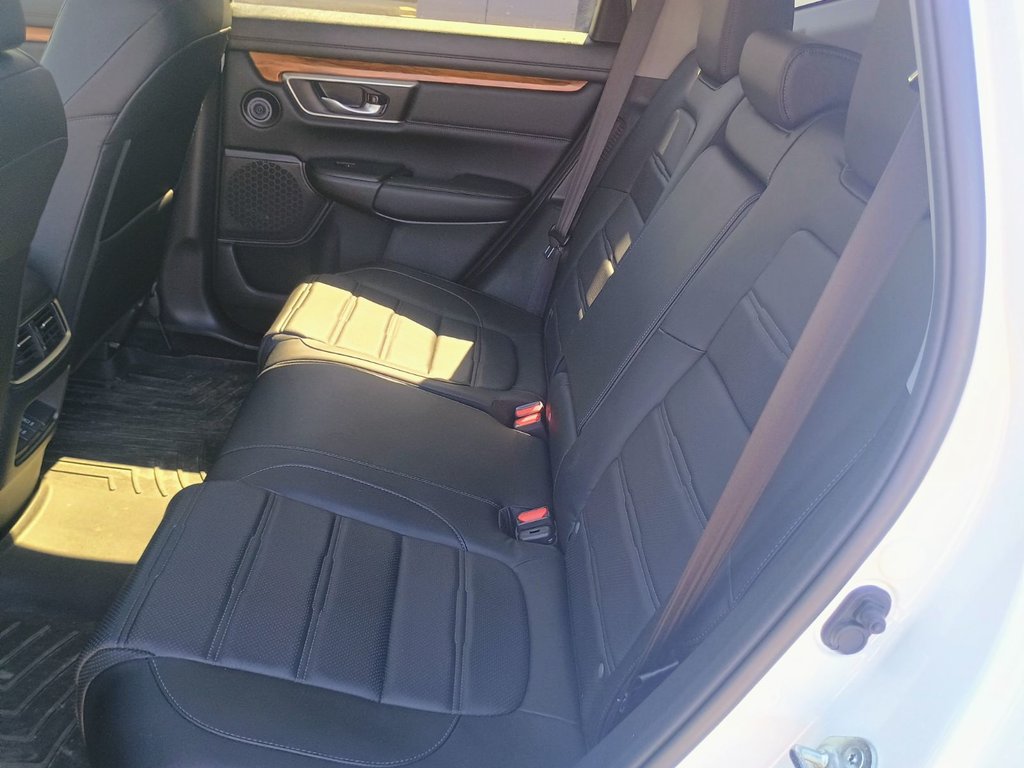2022 Honda CR-V HYBRID TOURING in New Glasgow, Nova Scotia - 12 - w1024h768px