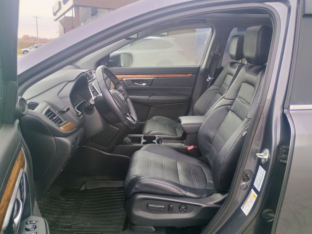 2017 Honda CR-V TOURING in New Glasgow, Nova Scotia - 9 - w1024h768px
