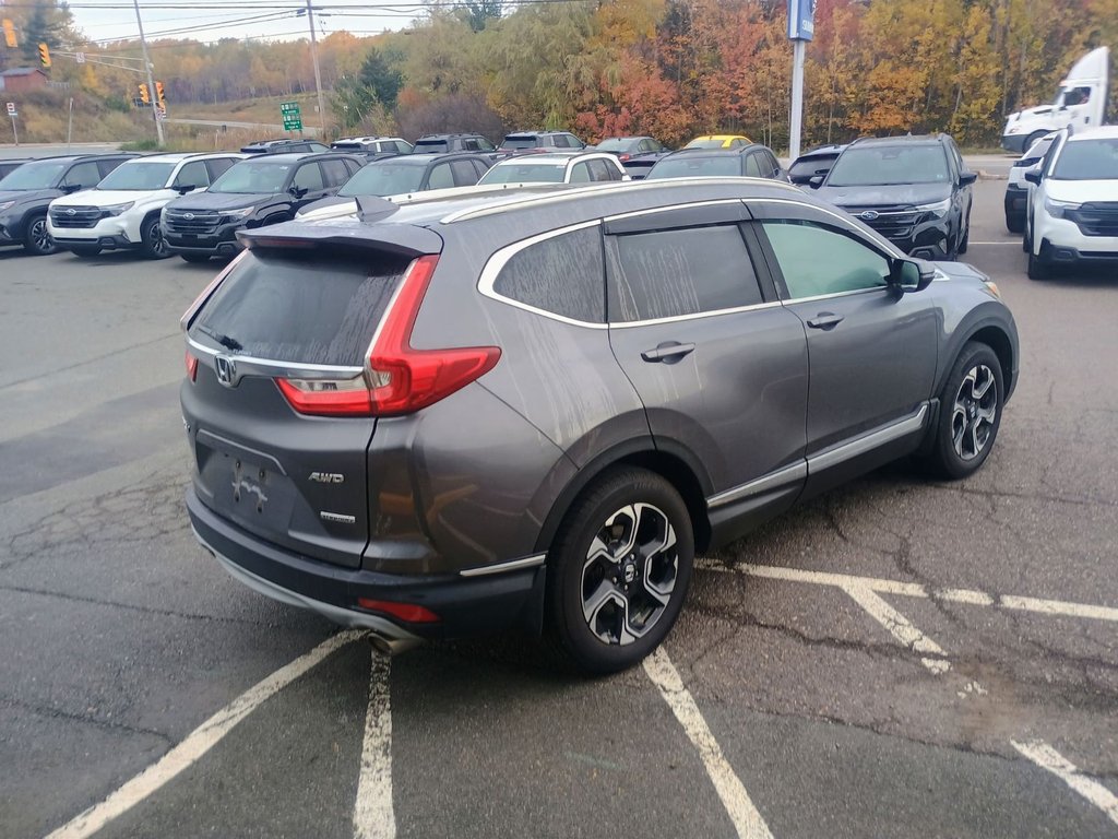 2017 Honda CR-V TOURING in New Glasgow, Nova Scotia - 5 - w1024h768px