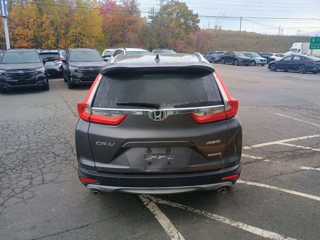 2017 Honda CR-V TOURING in New Glasgow, Nova Scotia - 4 - w1024h768px