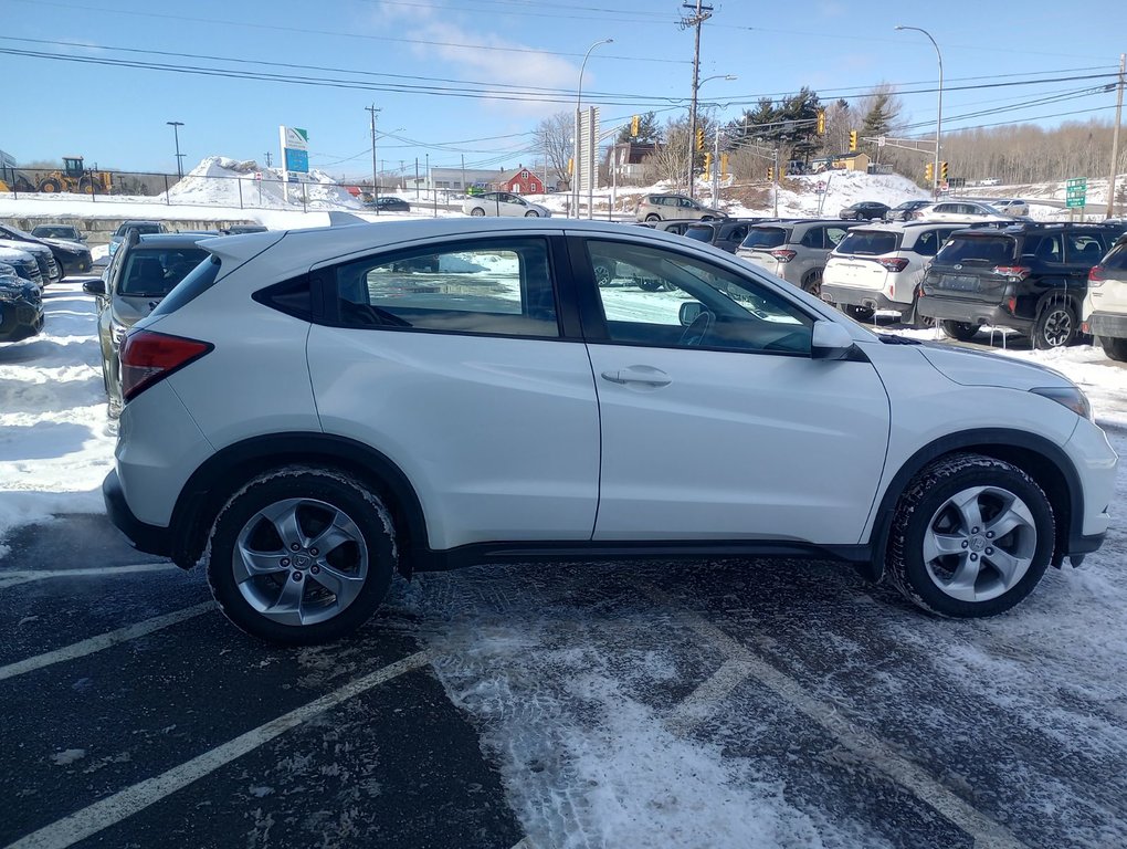 2016 Honda HR-V LX in New Glasgow, Nova Scotia - 7 - w1024h768px