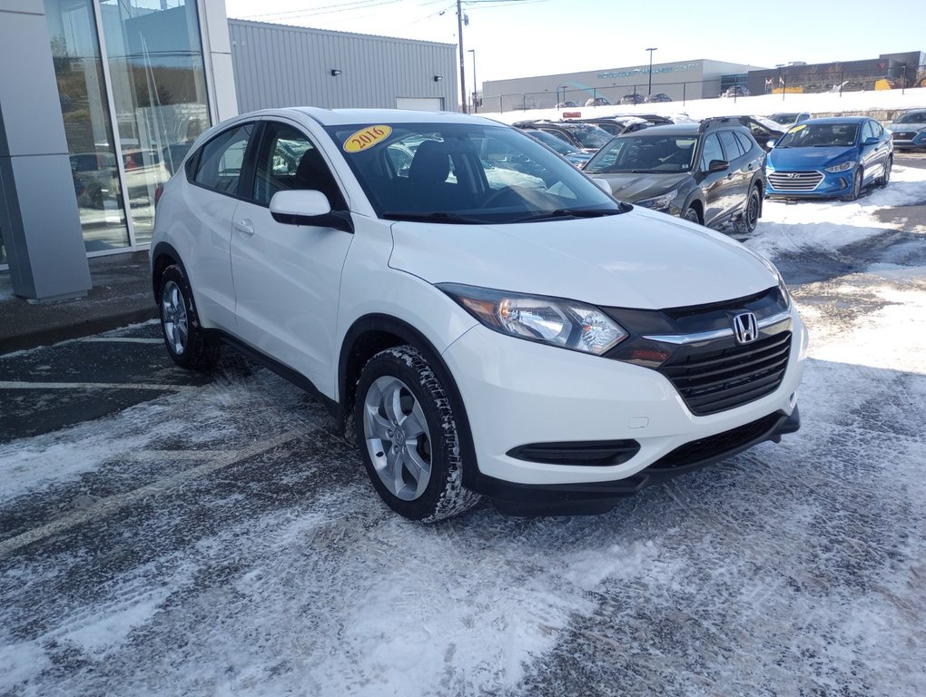 2016 Honda HR-V LX in New Glasgow, Nova Scotia - 8 - w1024h768px