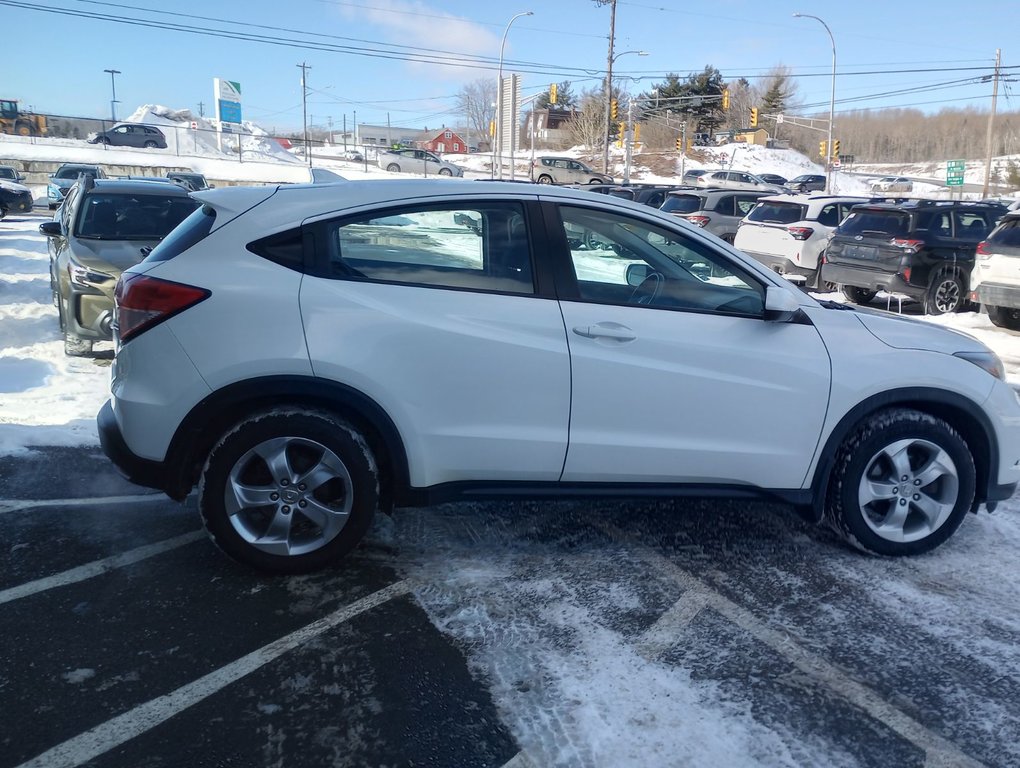 2016 Honda HR-V LX in New Glasgow, Nova Scotia - 6 - w1024h768px