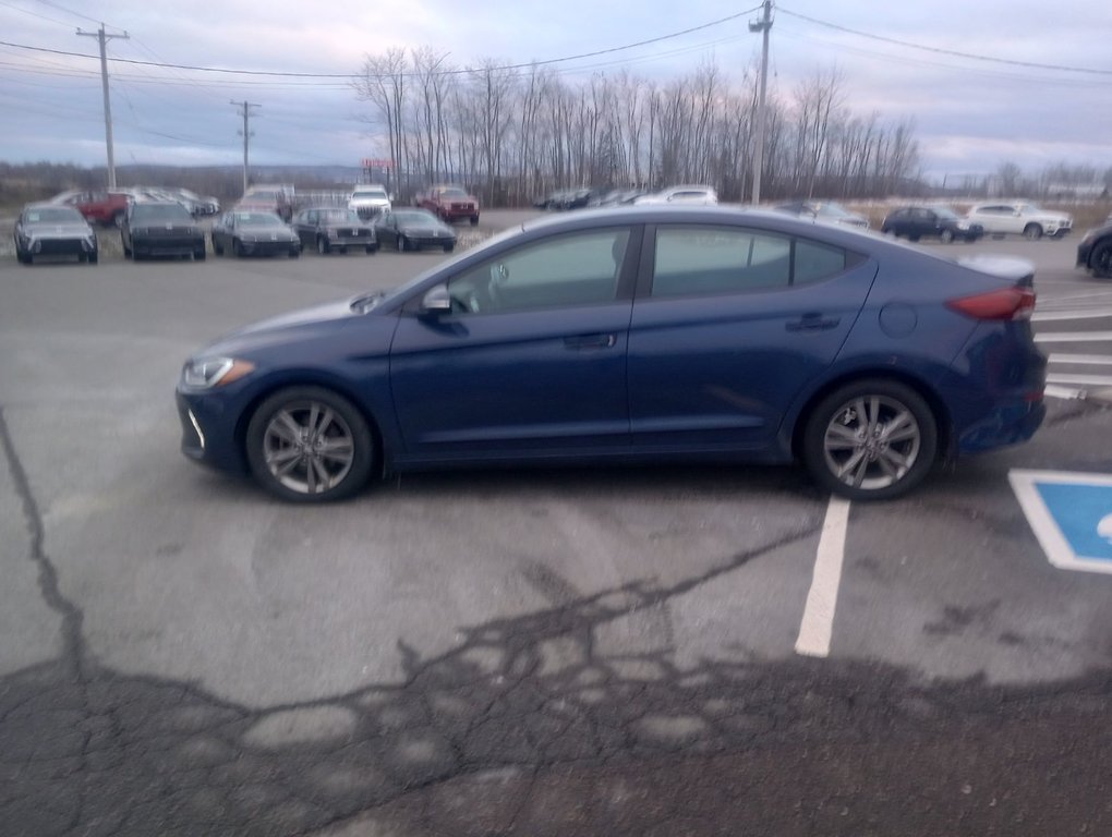 2017 Hyundai Elantra BASE in New Glasgow, Nova Scotia - 2 - w1024h768px