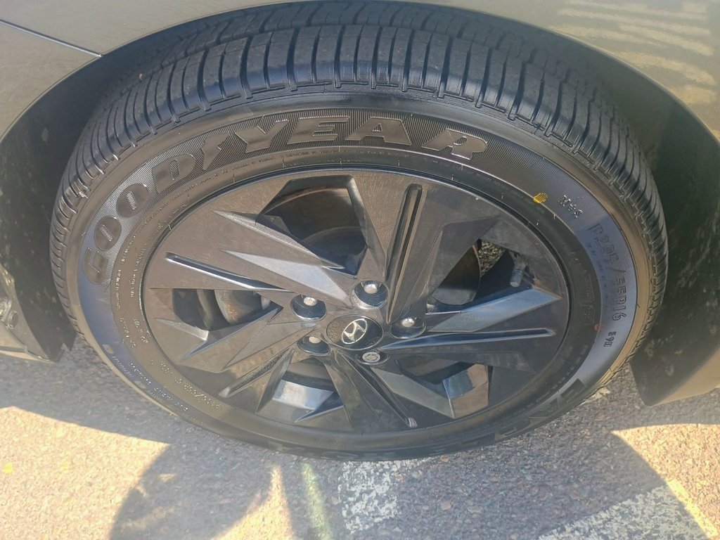 2023 Hyundai ELANTRA PREFERRED in New Glasgow, Nova Scotia - 14 - w1024h768px