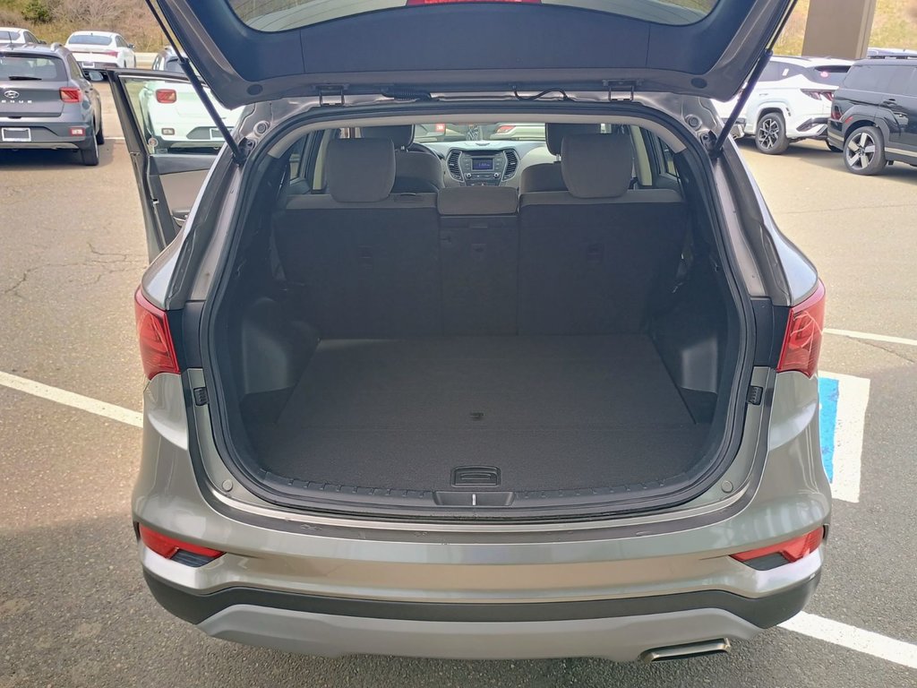 2018 Hyundai Santa Fe Sport BASE in New Glasgow, Nova Scotia - 5 - w1024h768px