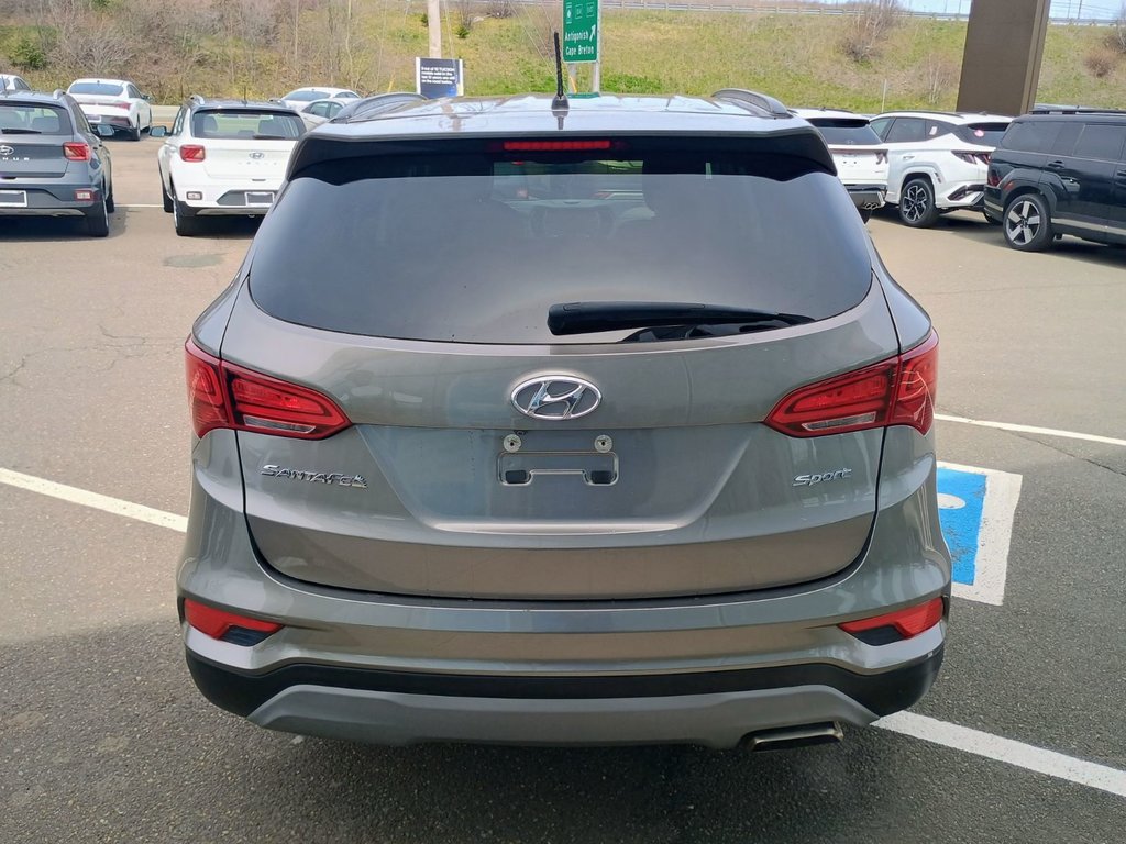 2018 Hyundai Santa Fe Sport BASE in New Glasgow, Nova Scotia - 4 - w1024h768px