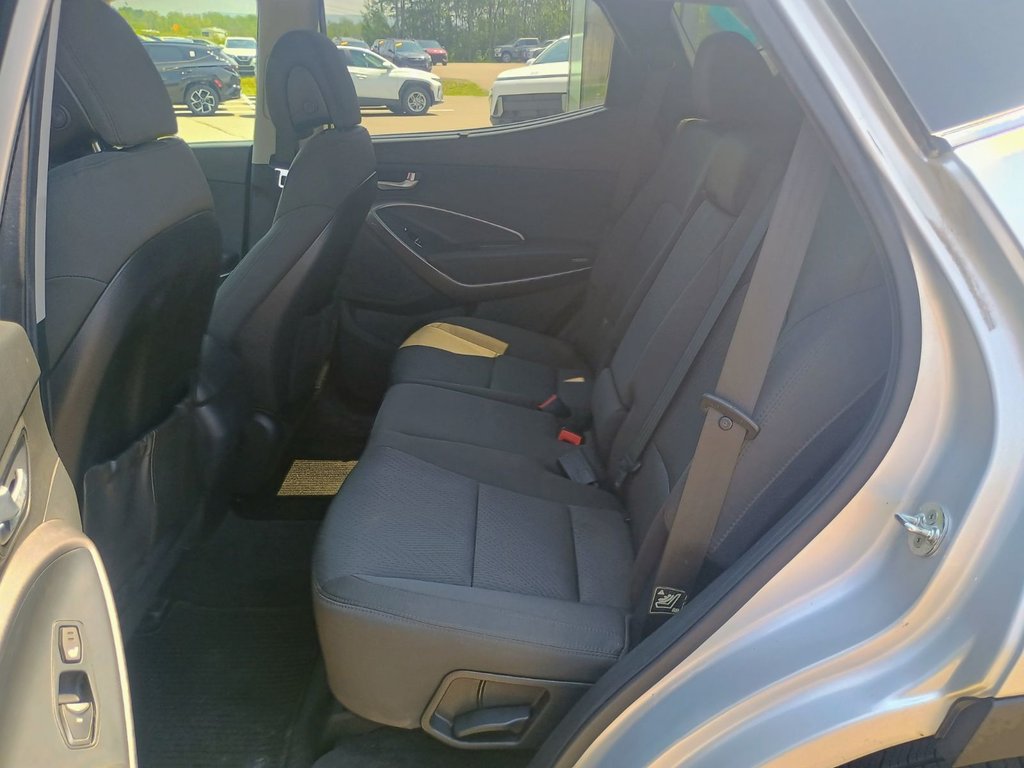 Hyundai SANTA FE BASE 2015 à New Glasgow, Nouvelle-Écosse - 13 - w1024h768px