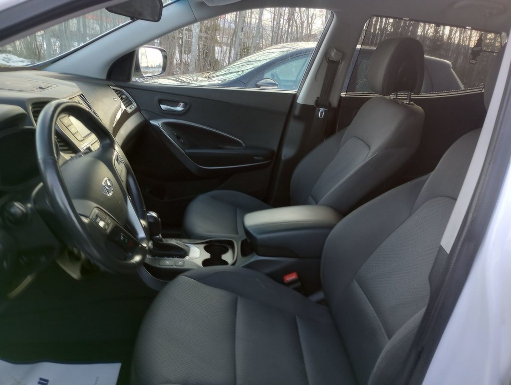 2017 Hyundai Santa Fe BASE in New Glasgow, Nova Scotia - 11 - w1024h768px