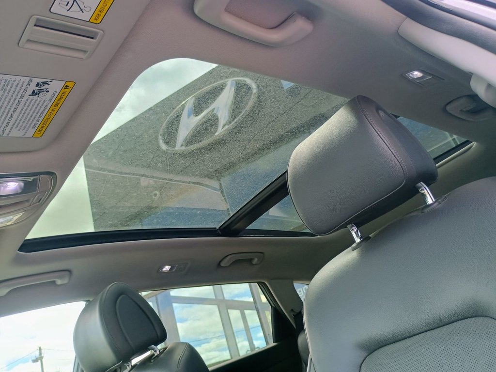 2016 Hyundai TUCSON LUXURY in New Glasgow, Nova Scotia - 14 - w1024h768px