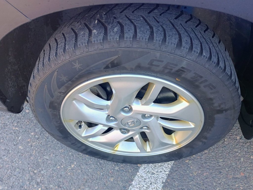 2023 Hyundai VENUE PREFERRED in New Glasgow, Nova Scotia - 13 - w1024h768px