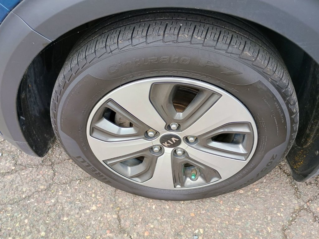 2018 Kia NIRO EX PREMIUM in New Glasgow, Nova Scotia - 14 - w1024h768px