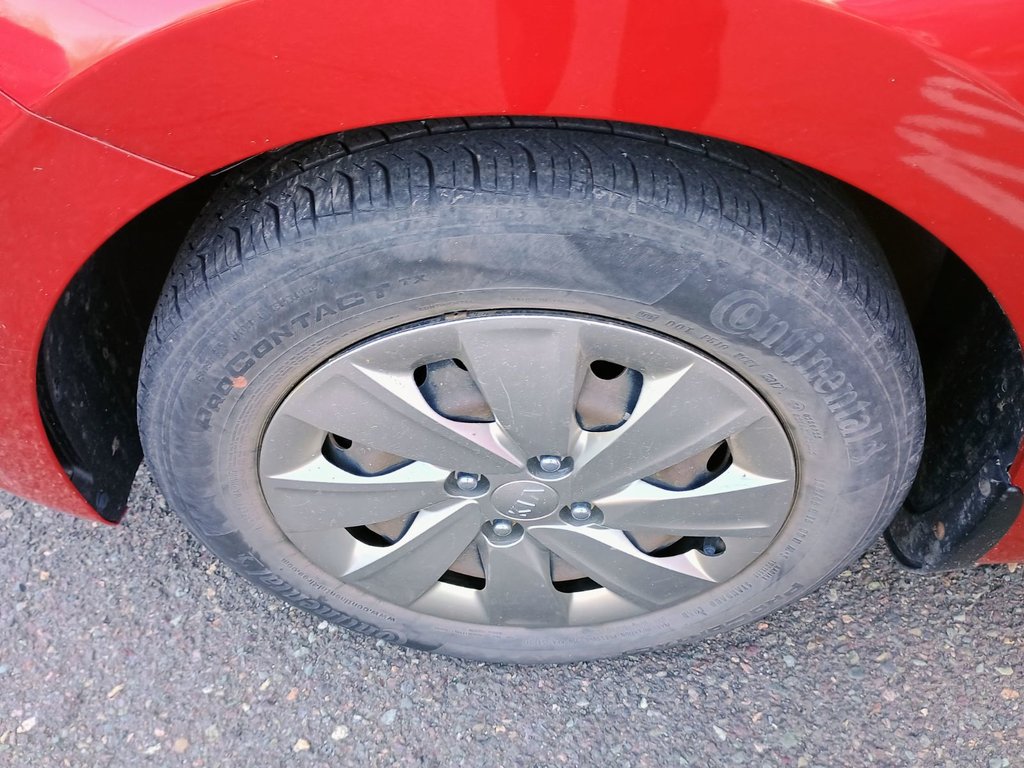 2018 Kia RIO 5-DOOR LX+ in New Glasgow, Nova Scotia - 13 - w1024h768px