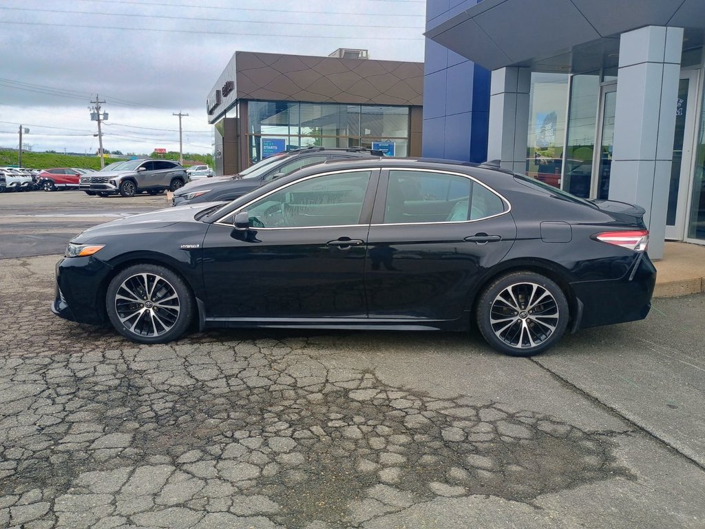 Toyota CAMRY HYBRID LE 2020 à New Glasgow, Nouvelle-Écosse - 2 - w1024h768px