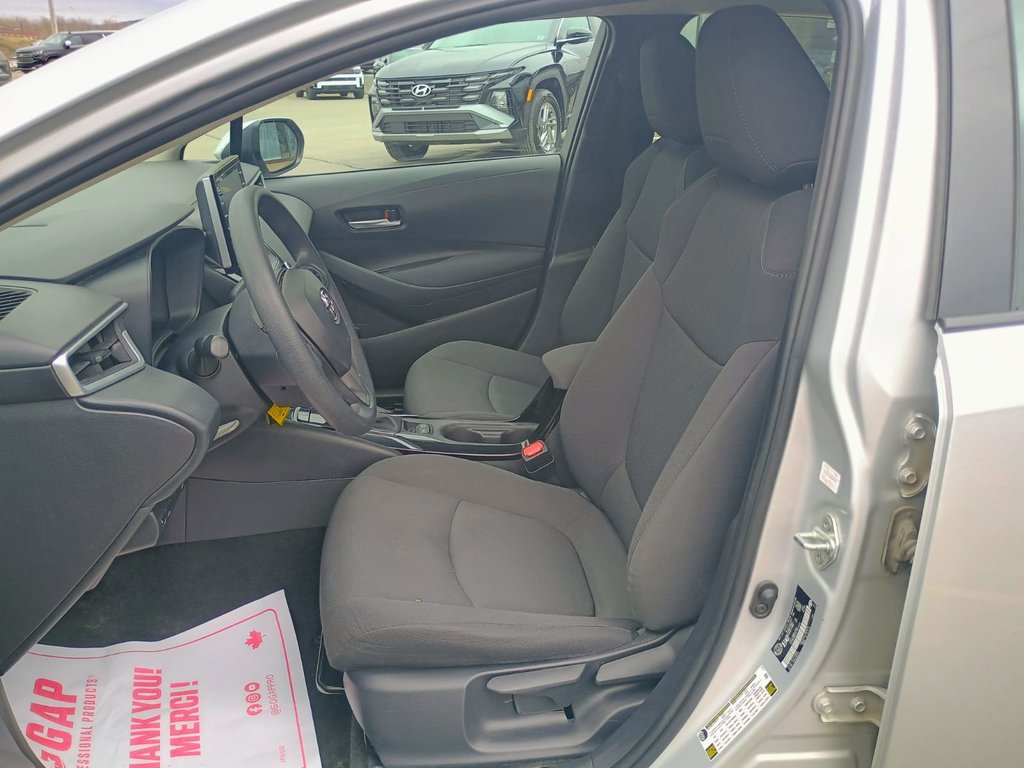 2020 Toyota COROLLA XLE in New Glasgow, Nova Scotia - 12 - w1024h768px