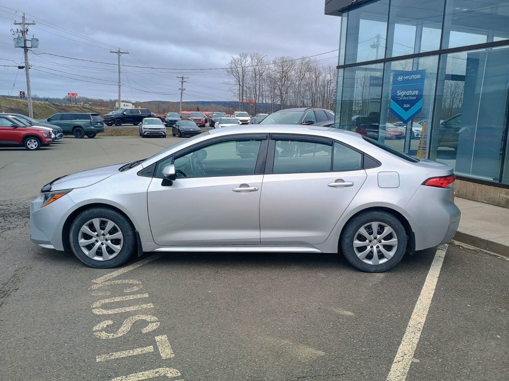 2020 Toyota COROLLA XLE in New Glasgow, Nova Scotia - 2 - w1024h768px
