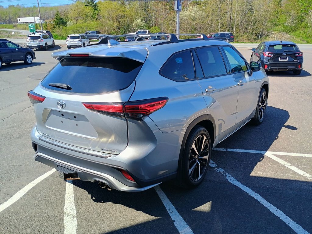 2022 Toyota Highlander XSE in New Glasgow, Nova Scotia - 5 - w1024h768px