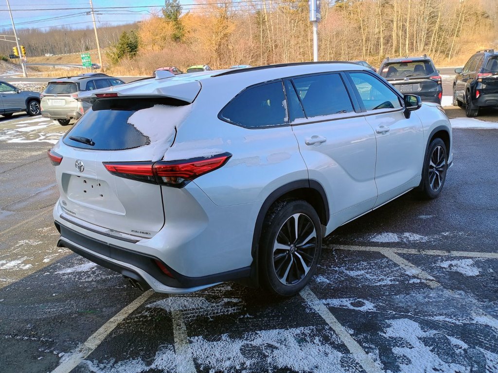 2022 Toyota HIGHLANDER XSE in New Glasgow, Nova Scotia - 5 - w1024h768px