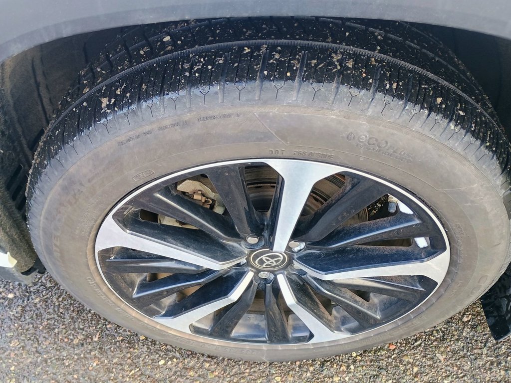 2022 Toyota HIGHLANDER XSE in New Glasgow, Nova Scotia - 14 - w1024h768px