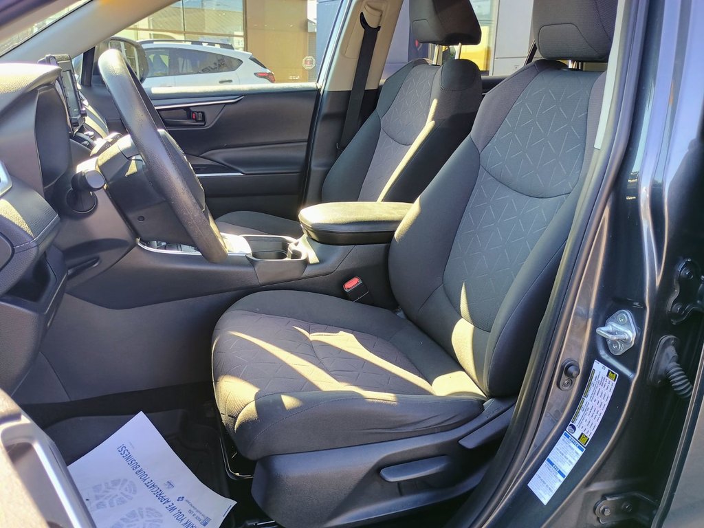 Toyota RAV4 HYBRID LE 2019 à New Glasgow, Nouvelle-Écosse - 12 - w1024h768px