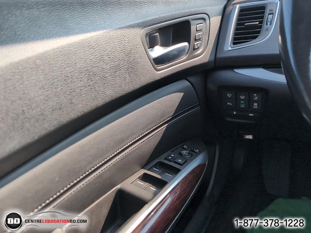 2017 Acura TLX in Granby, Quebec - 14 - w1024h768px
